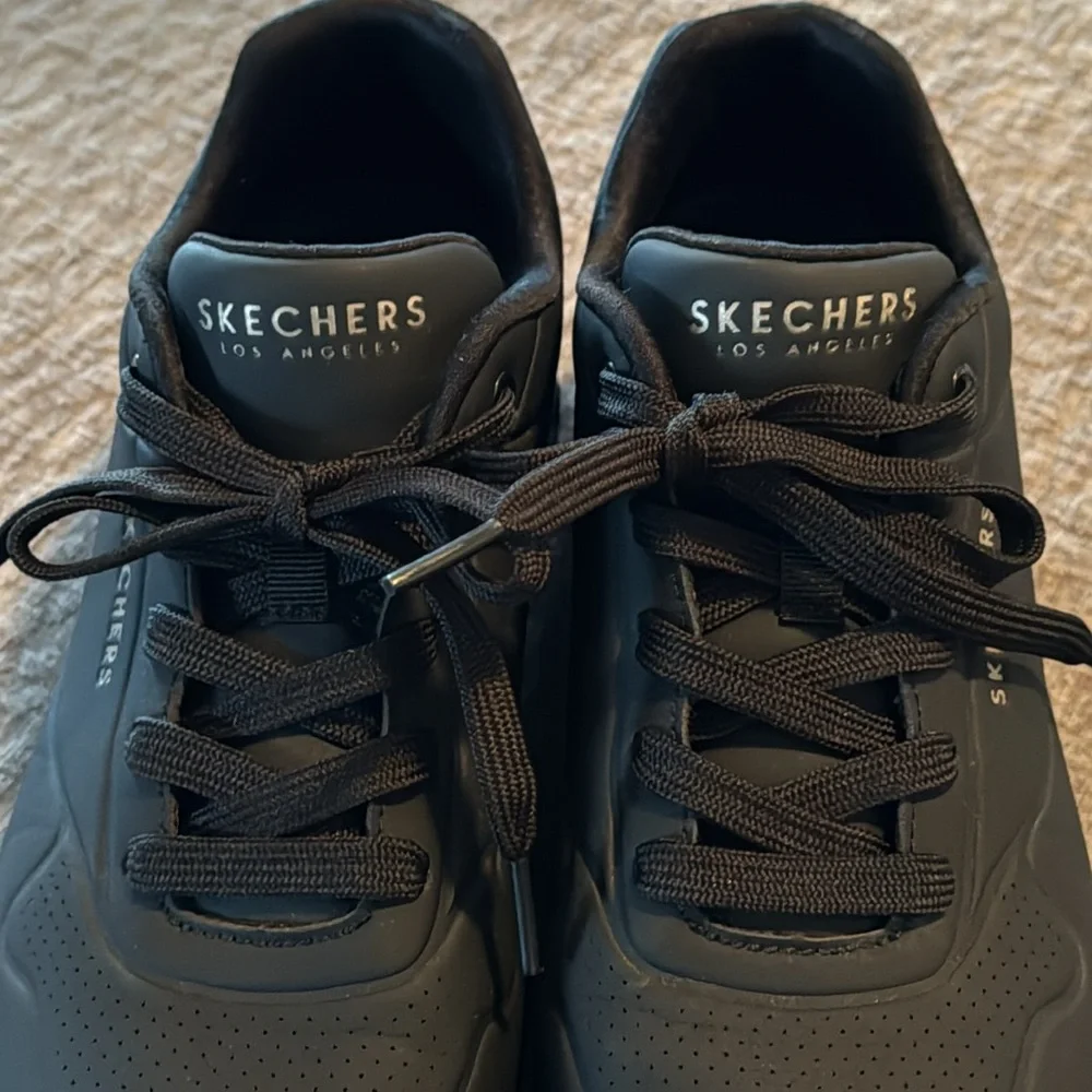 Sketchers Womens Street UNO Lace Up Sneaker. size 8 Wide. Like New Condition - Picture 6 of 14